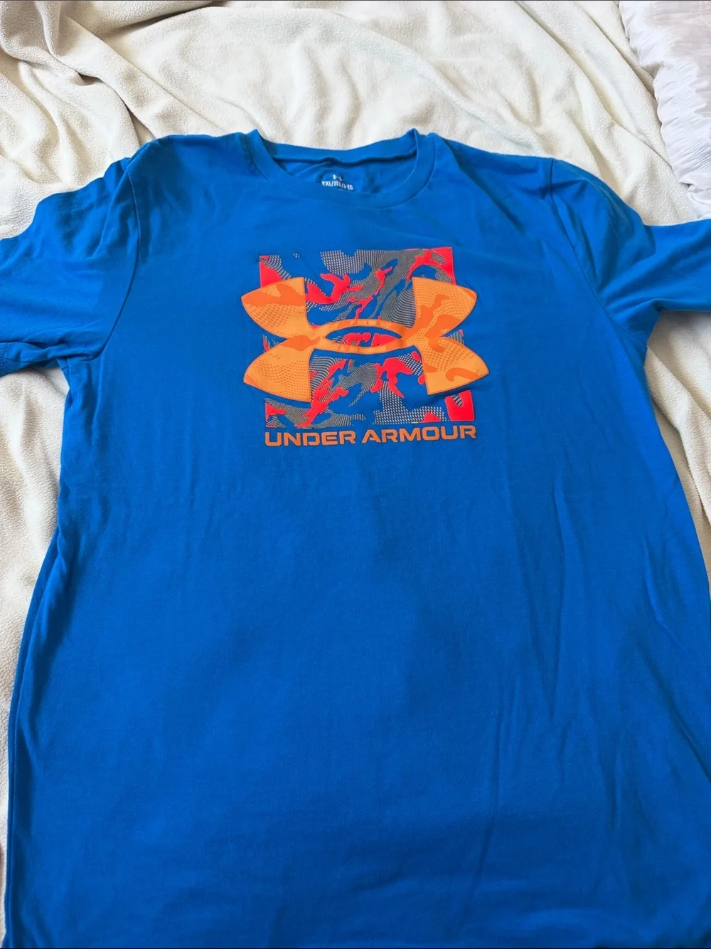 Boys under Armour tops